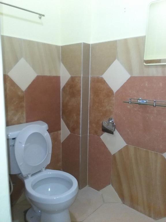Aranas-Carillo Travellers Inn Kalibo Buitenkant foto