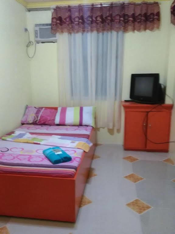 Aranas-Carillo Travellers Inn Kalibo Buitenkant foto