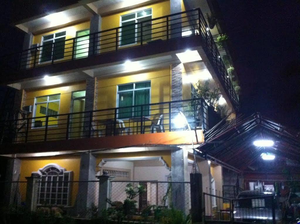 Aranas-Carillo Travellers Inn Kalibo Buitenkant foto