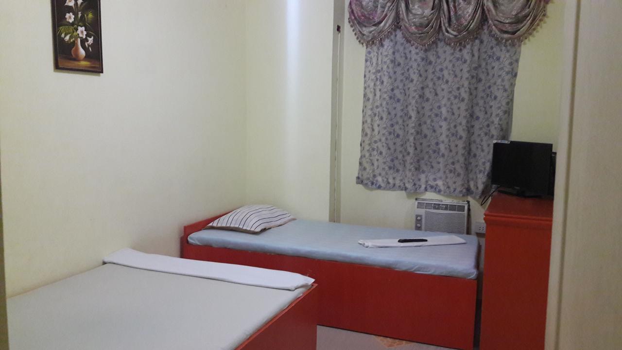 Aranas-Carillo Travellers Inn Kalibo Buitenkant foto