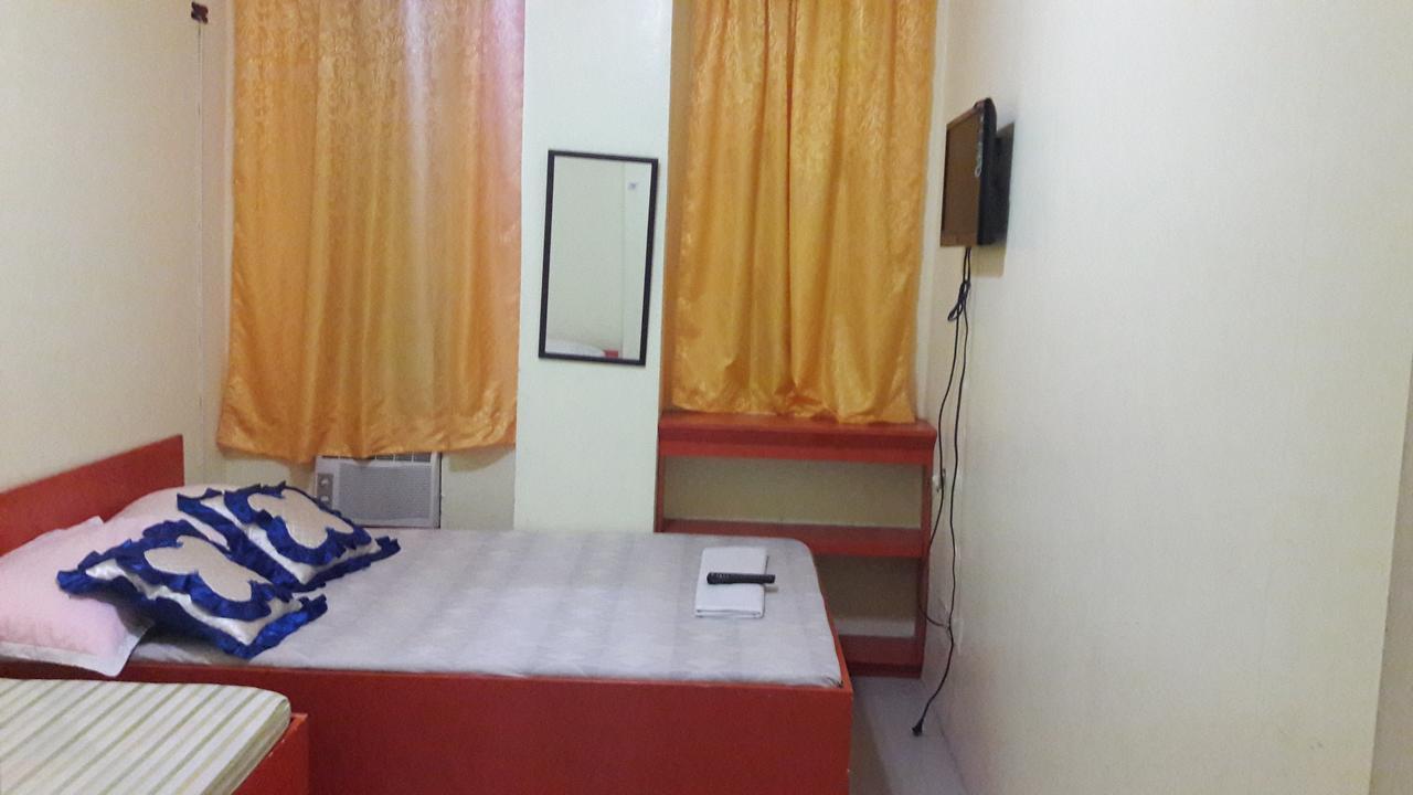 Aranas-Carillo Travellers Inn Kalibo Buitenkant foto