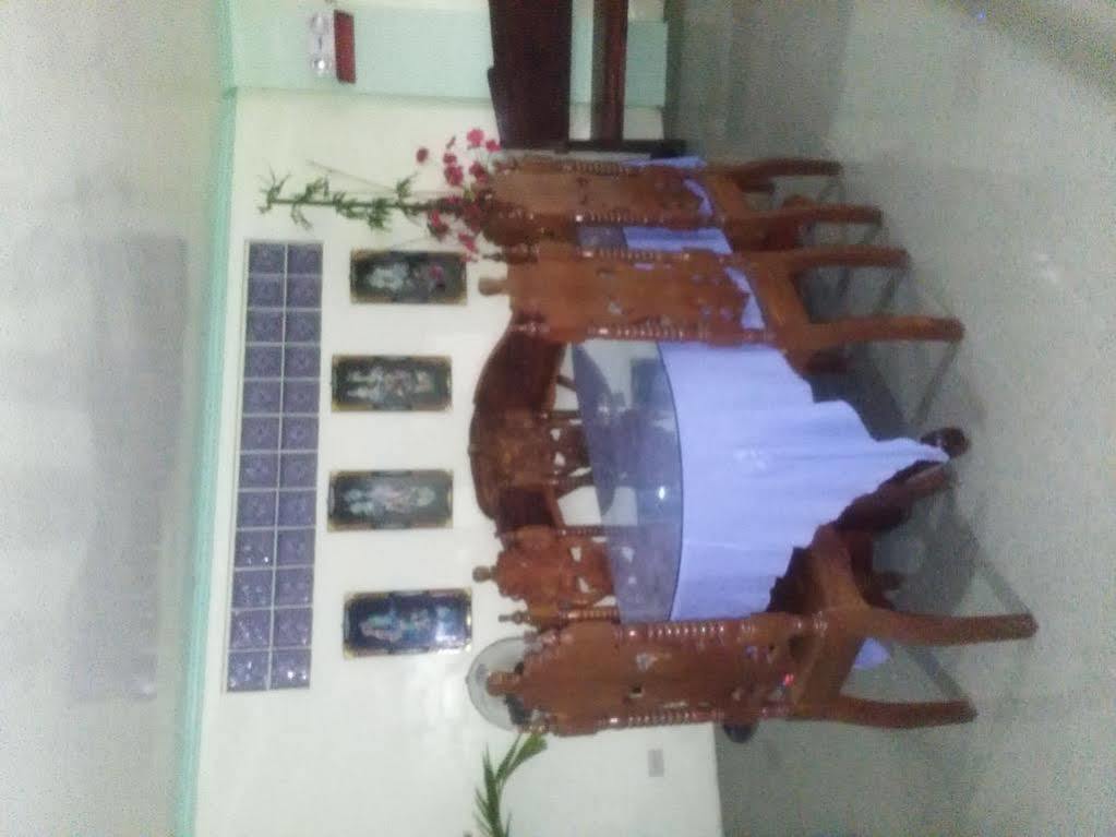 Aranas-Carillo Travellers Inn Kalibo Buitenkant foto